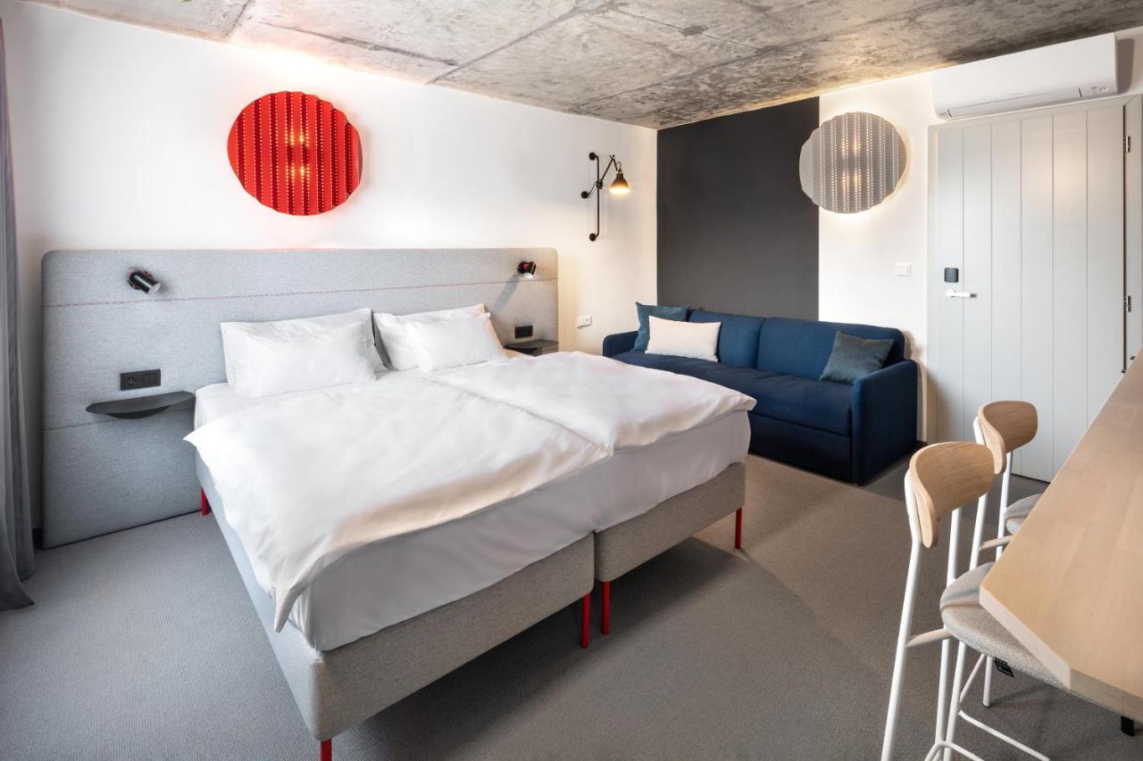 Boutique Hotel Mezi Svy Hradec Králové エクステリア 写真