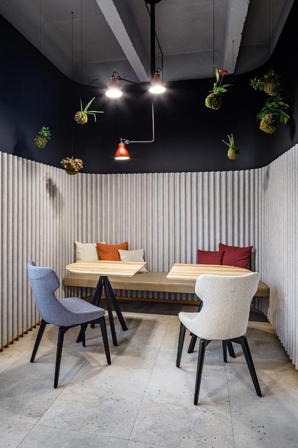 Boutique Hotel Mezi Svy Hradec Králové エクステリア 写真